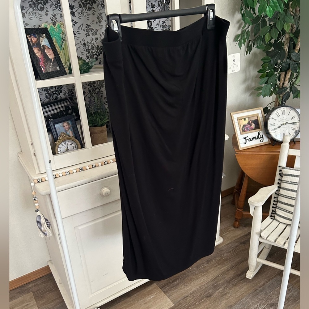 NWT XL black stretch pull on midi skirt from Isabel maternity